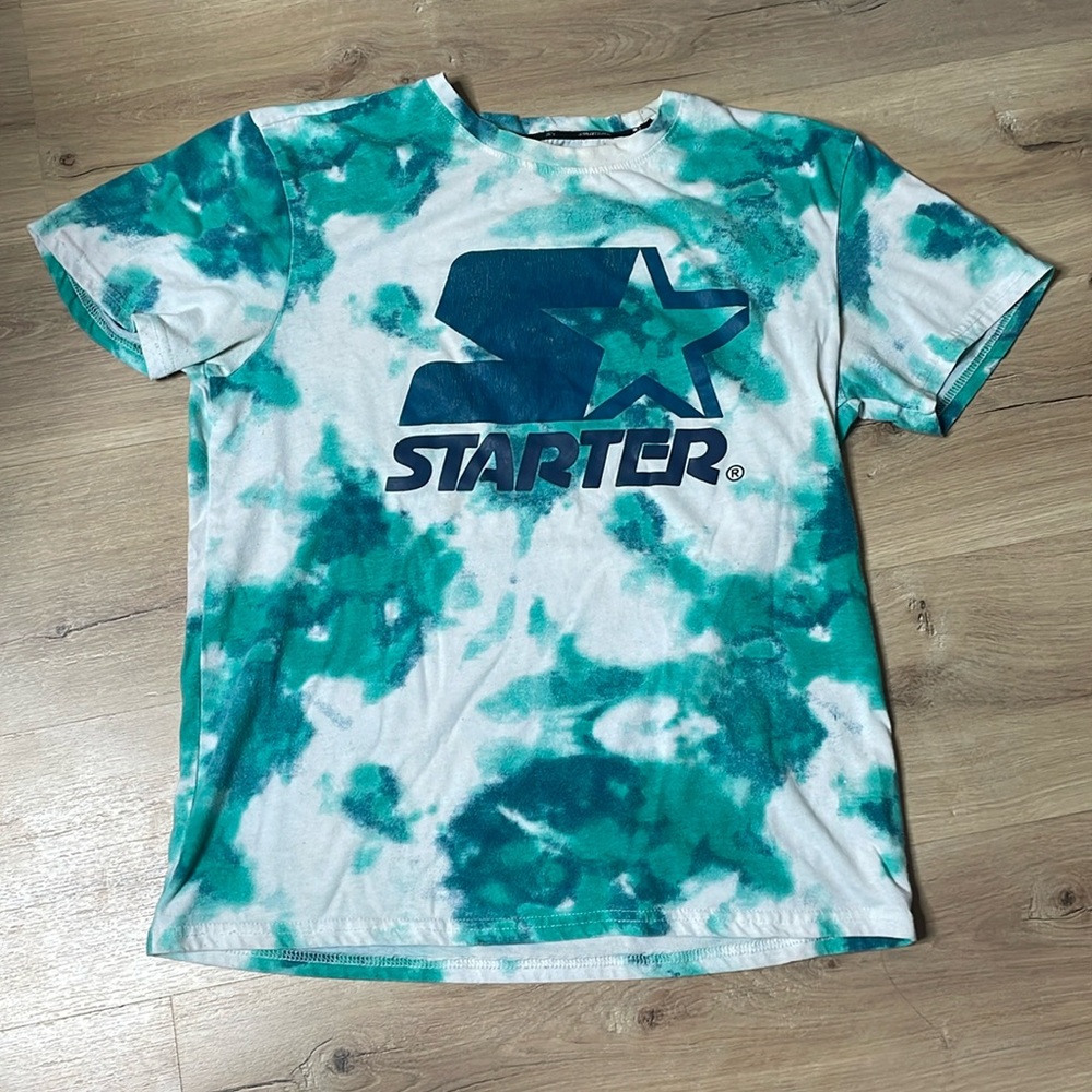 Starter Tie-Dye T-Shirt.‎ Size Small. Cool graphic! Good used condition.